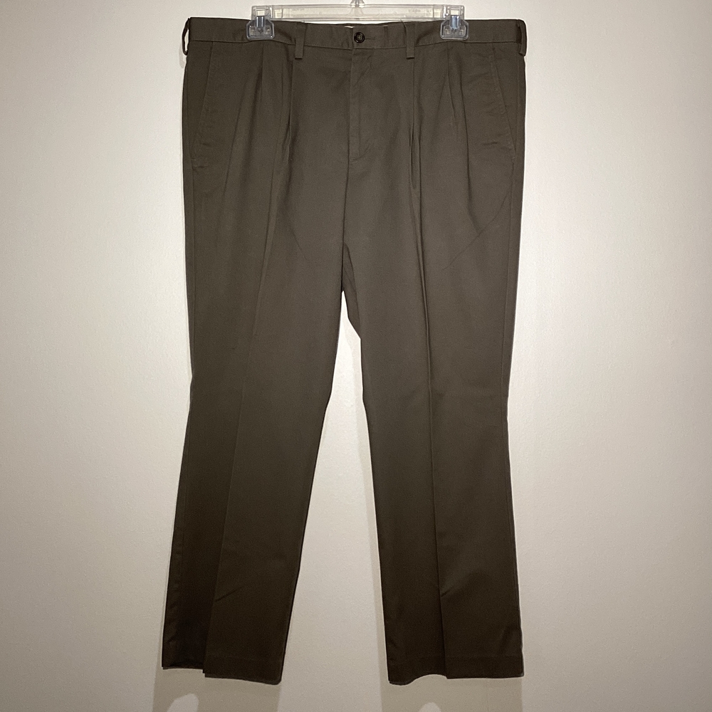 Dockers Men's Rich Brown Classic Khakis